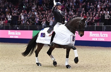 Hester i front i Olympia