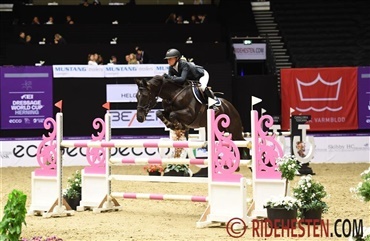 Josefine 4’er i FEI Jumping Ponies Trophy 2019