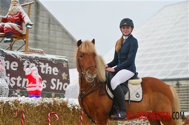 Isl&aelig;nder til Christmas show 