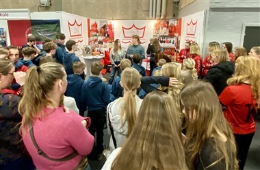 Stor opbakning til meet and greet hos Ung i DV (video)