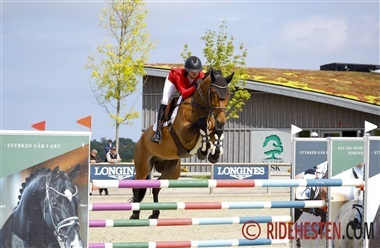 Laura godt fra start i Rotterdam
