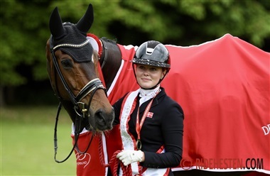 Rikke verdensetter for tredje m&aring;ned i tr&aelig;k: Det er uvirkeligt