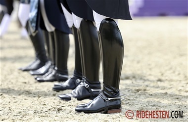 Vil du udvikle dig som ung leder i ridesporten?