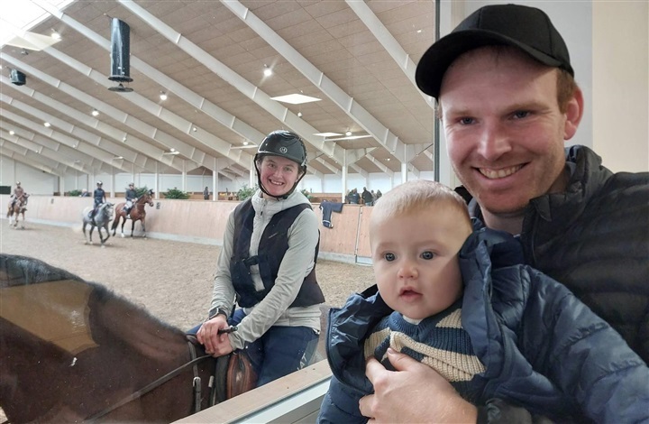 Mathilde og Tobias har f&aring;et en ung chef i hesteforretningen