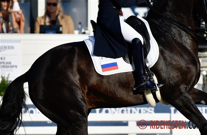 Fem rideforbund protesterer: FEI &aring;bner for russisk deltagelse