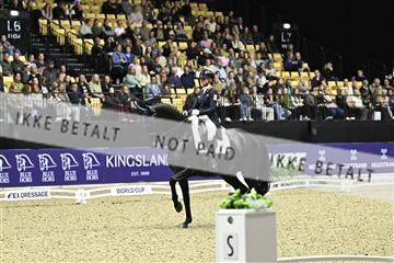 182194_kbb_03_Z092702.JPG