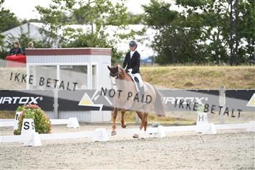 166078_kuo_02_D05_7887.JPG