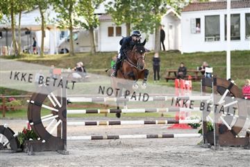 166216_kuo_01_D05_5689.JPG