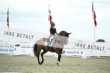 181449_kbb_03_Z091798.JPG